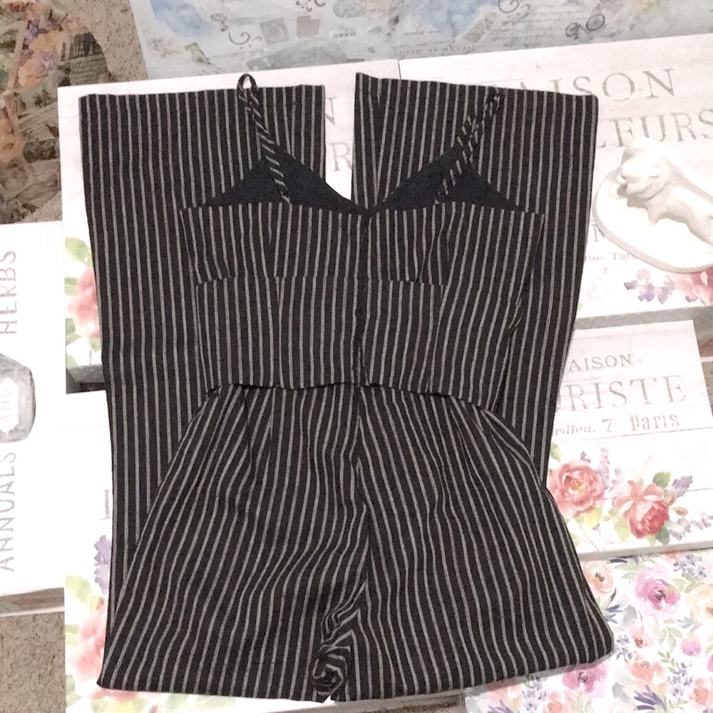NWT✨Cupcakes & Cashmere Jaiden Pinstriped Spaghetti Strap Corset Jumpsuit Blk 6 - Picture 5 of 11